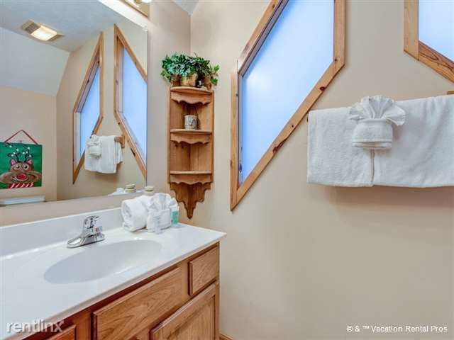 Building Photo - 1623 Raccoon Den Way