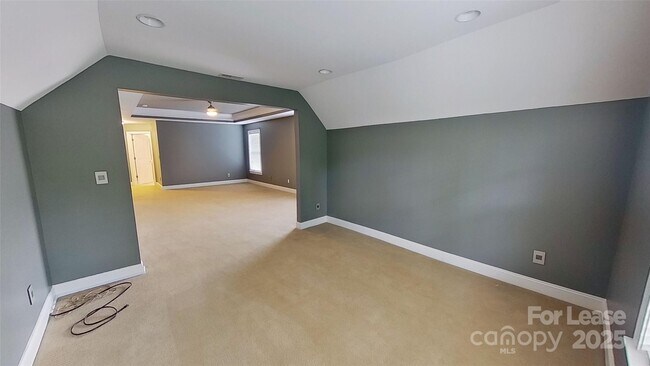 Building Photo - 3209 Blackburn Dr