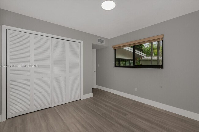 Building Photo - 12725 SW 80th Ave