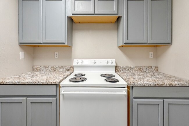 Building Photo - Private Walkout Basement Unit Overlooking ...