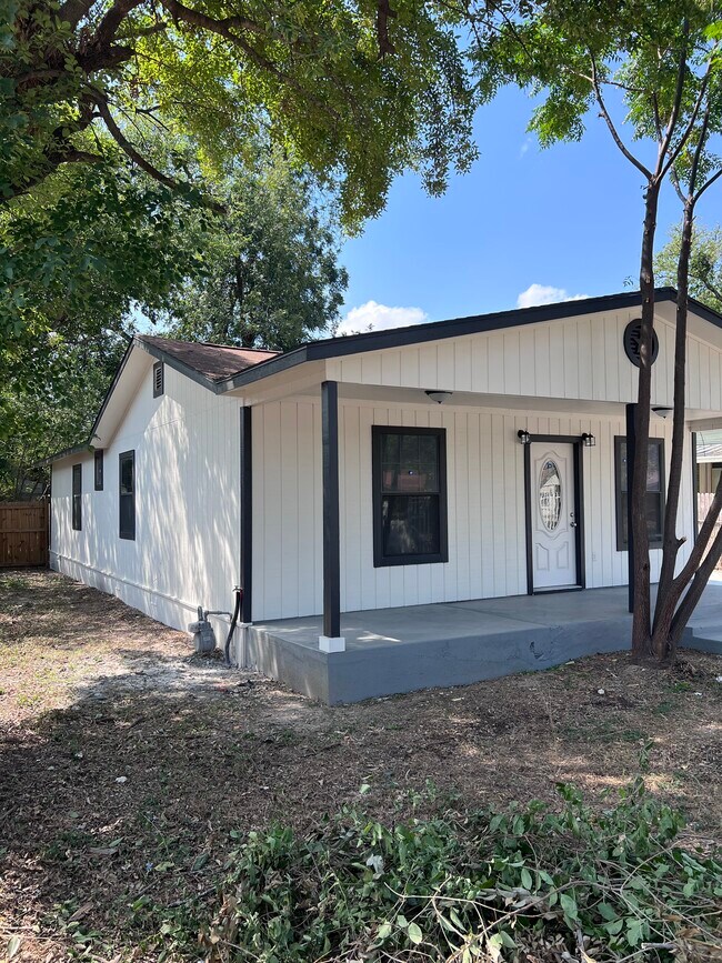 Building Photo - 1134 Brighton Ave