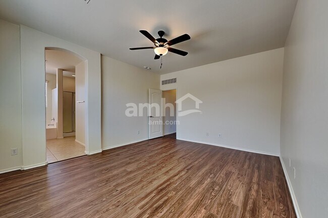 Building Photo - 7225 S 73rd Dr