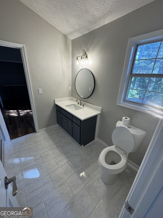 Building Photo - 2080 Racquet Club Cir NW