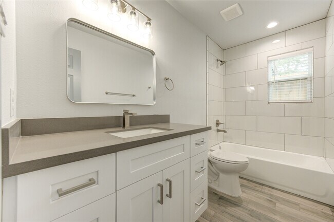 Building Photo - 3112 Wentworth St
