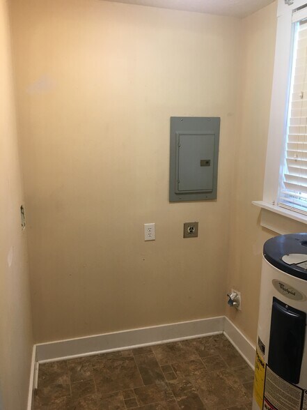 Laundry room - 105 Barton Rd