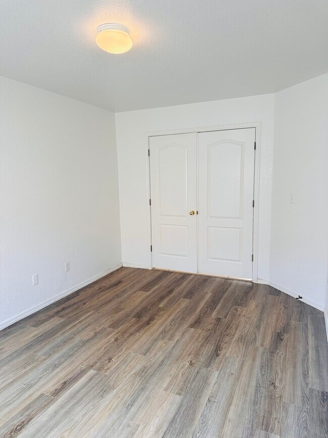 Building Photo - 2384 W Silverbell Tree Dr