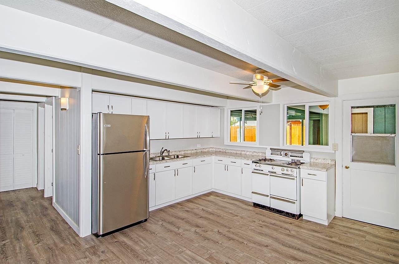Building Photo - 218 Holua Dr