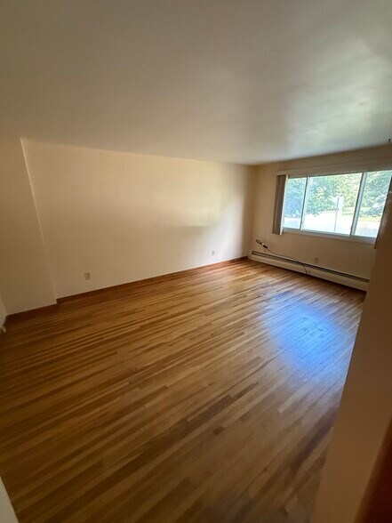Primary Photo - 1020 Beach Rd