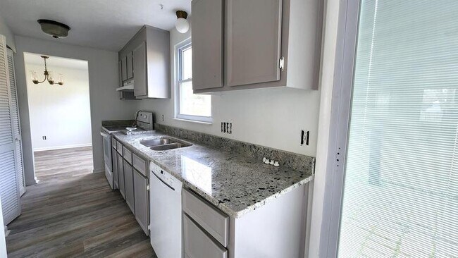 Building Photo - 259 Windsor Castle Dr