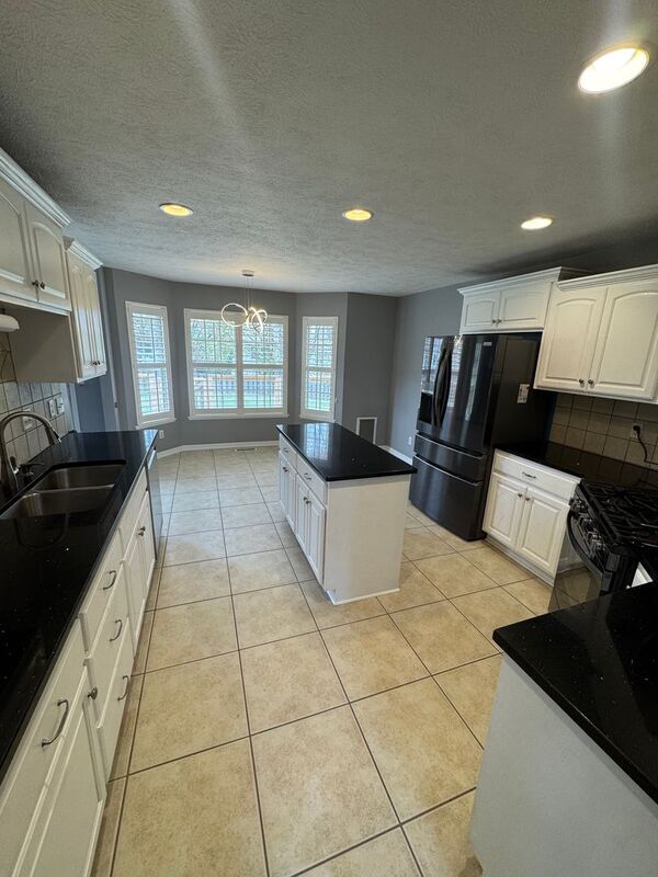 Building Photo - 5545 S Michigan Ave