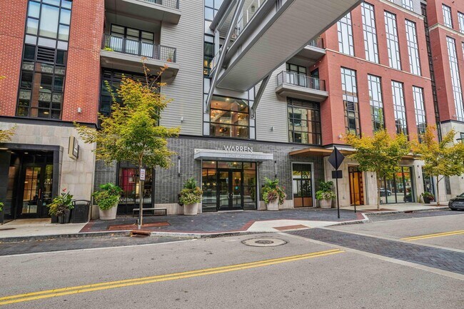 Building Photo - 6745 Longshore St