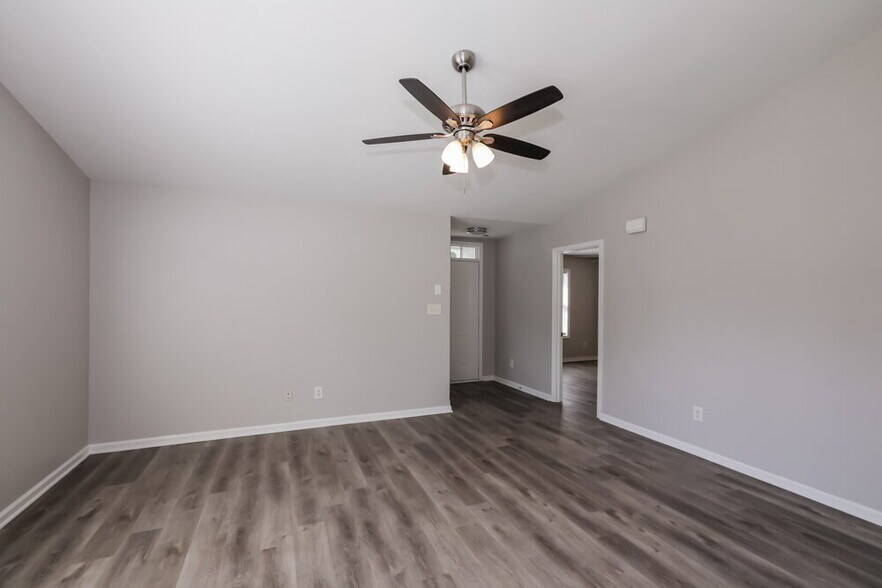 Building Photo - 1007 Kansas City Dr