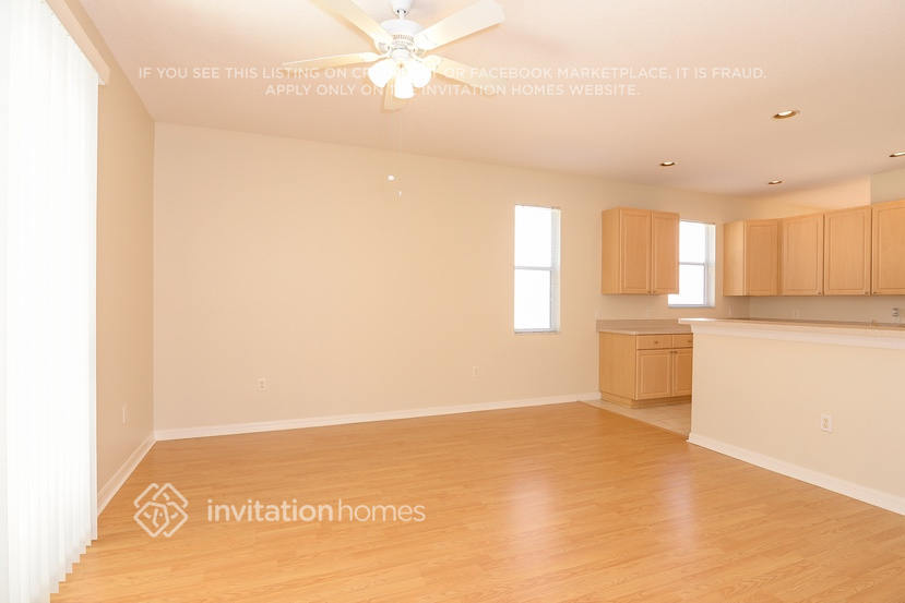 Building Photo - 3231 70th Ct E