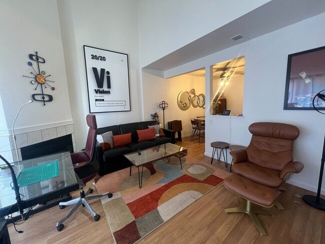 Building Photo - Charming Furnished 1-Bedroom Loft-Style Co...