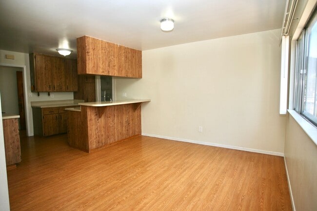 Building Photo - Single Level Home in Great Area!