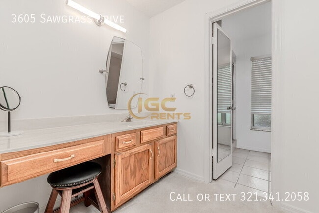 Building Photo - 3605 Sawgrass Dr