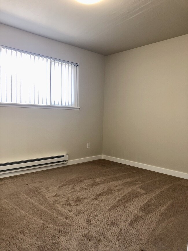 Building Photo - 3601 NE 73rd Pl