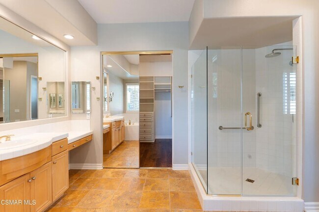 Building Photo - 750 Huntsdale Ct