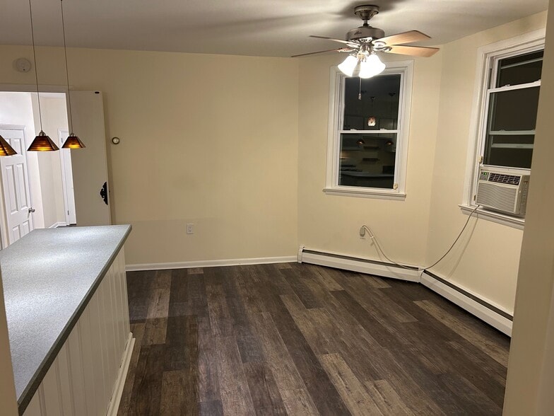 Dining Area - 626 King Georges Rd