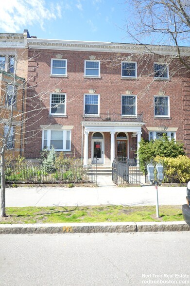 Building Photo - 1726 Beacon St