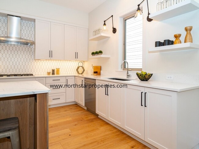 Building Photo - Tranquil Elevated Design in Tigard