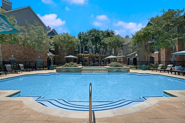 Building Photo - Regency at First Colony