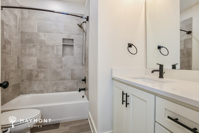 Building Photo - Modern 3-Bedroom in Lamarche Cottages