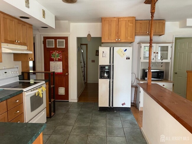 Building Photo - 355 Metlars Ln