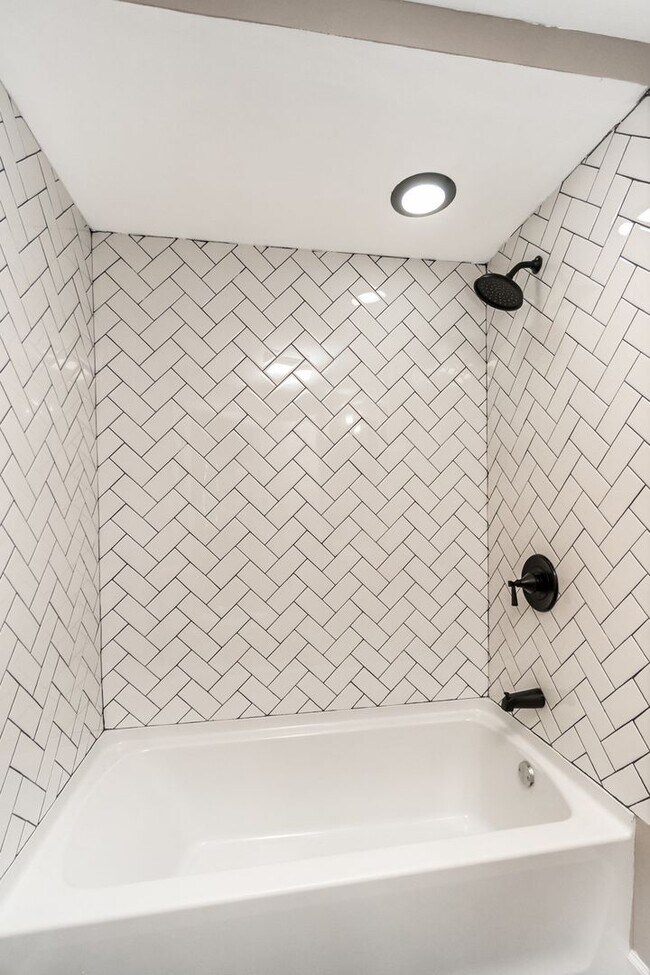 Building Photo - Updated 3BR Home – Walk to Lehigh & Downtown Bethlehem