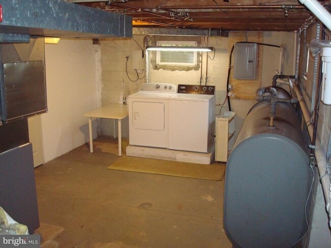 Building Photo - 1346 Faucett Dr