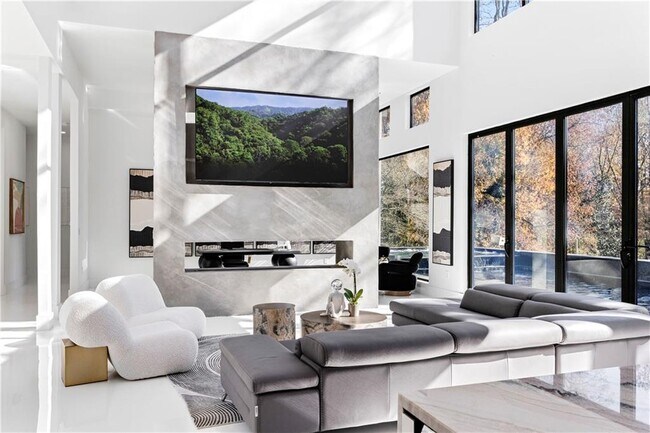 Building Photo - 3600 Lower Roswell Rd