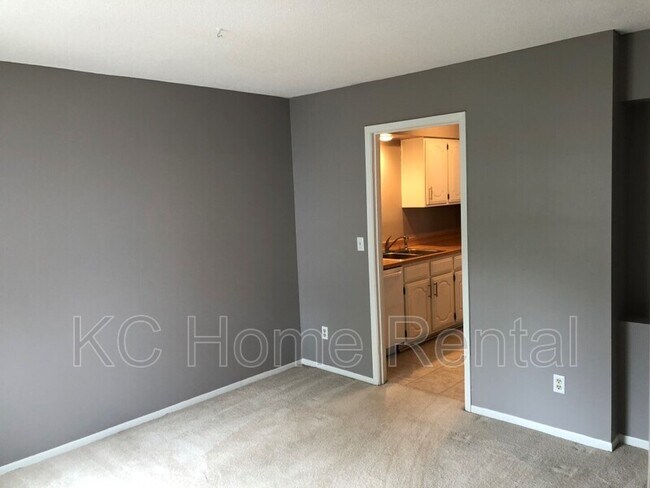 Building Photo - 8506 W 108th Pl