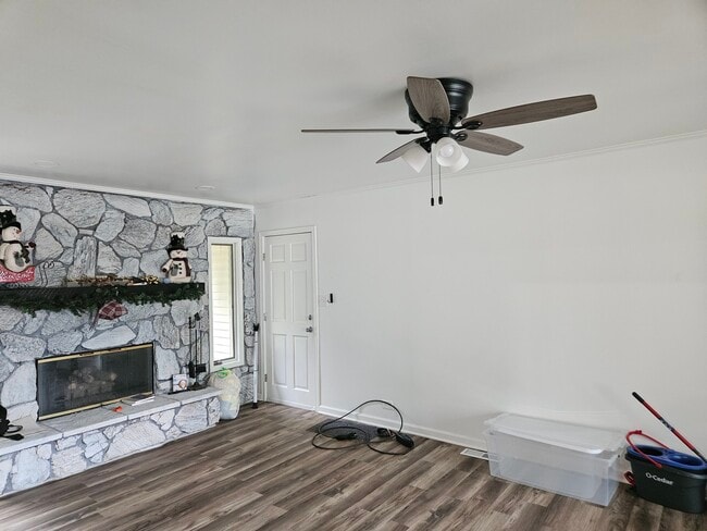 Building Photo - 4N055 Robbie Ln