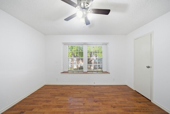 Building Photo - 11002 Hammerly Blvd