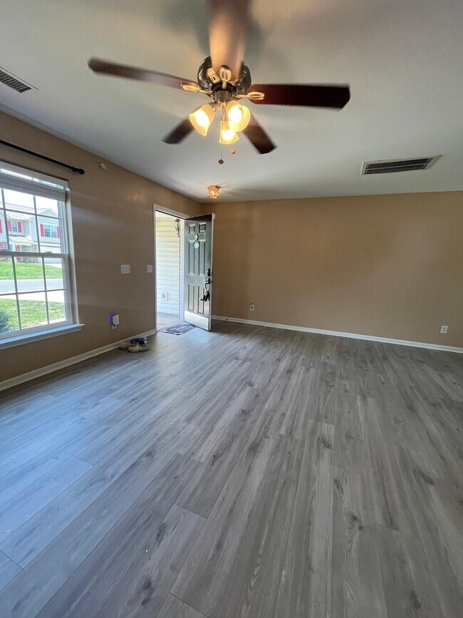 Building Photo - 4909 Cedarbrook Ln SW