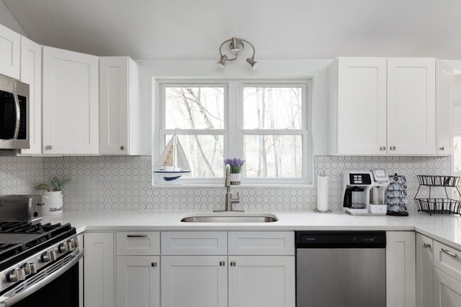 Building Photo - 21854 Golf Dr