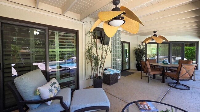 Building Photo - 1303 N Rose Ave