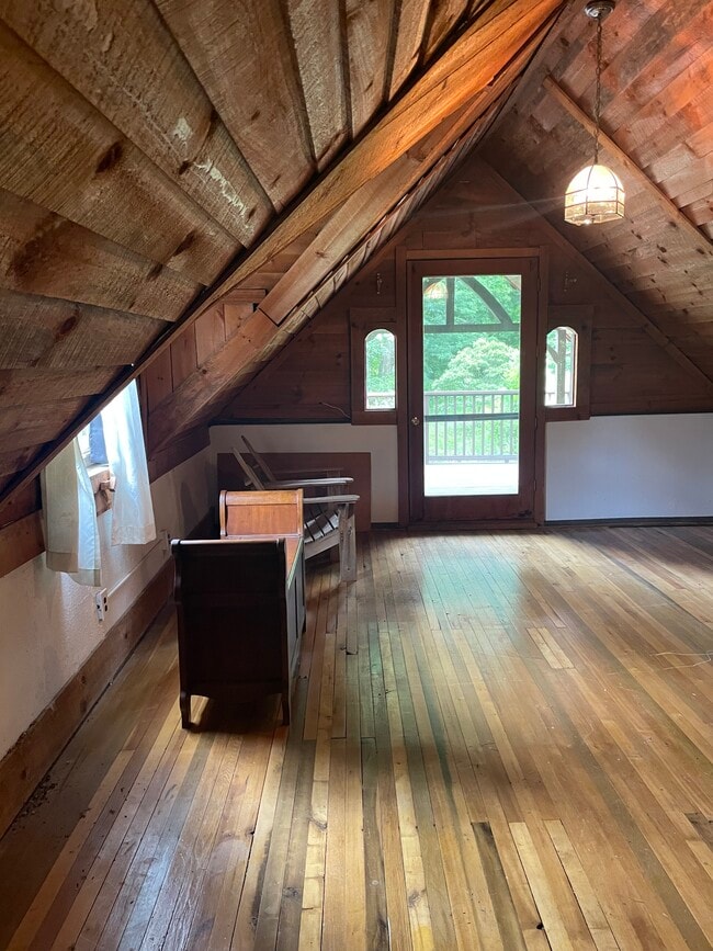 Building Photo - 1265 Barnardsville Hwy