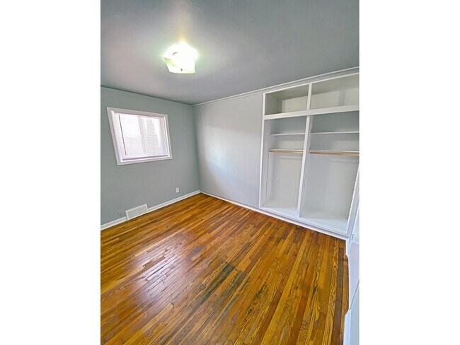 Building Photo - Boyd Street 4836-4838