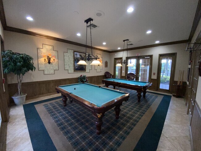 Building Photo - 1810 Florida Club Cir