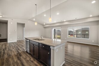 Building Photo - Shadow Crest - Luxury Townhomes