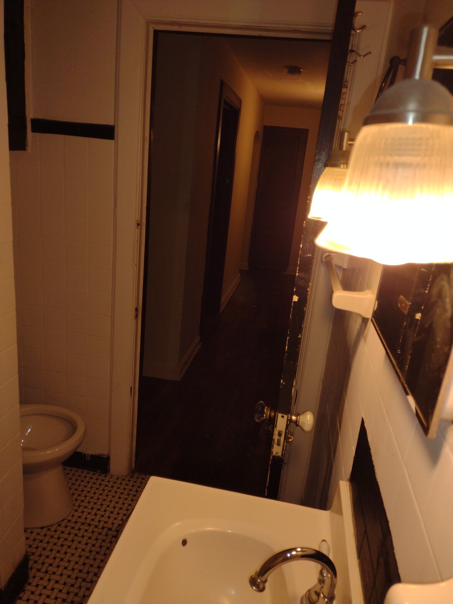 Building Photo - 875 Sheridan Avenue