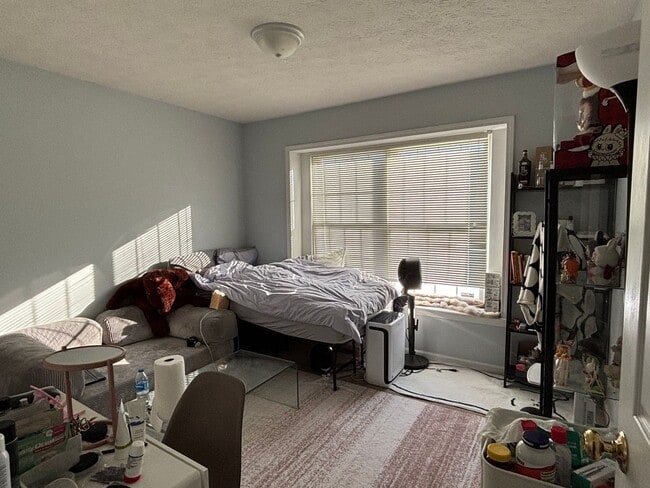 Building Photo - 3B/2B duplex located near Purdue campus