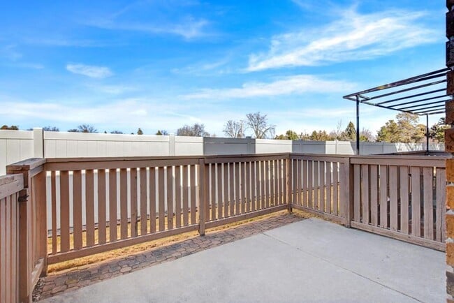 Building Photo - 3089 Aspen Dr