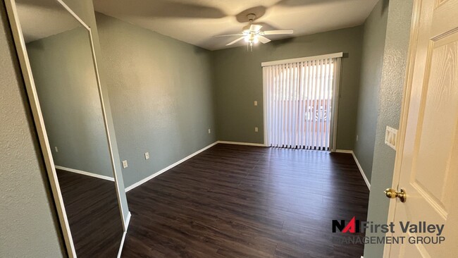 Building Photo - 2 Bedrooms, 2 Baths