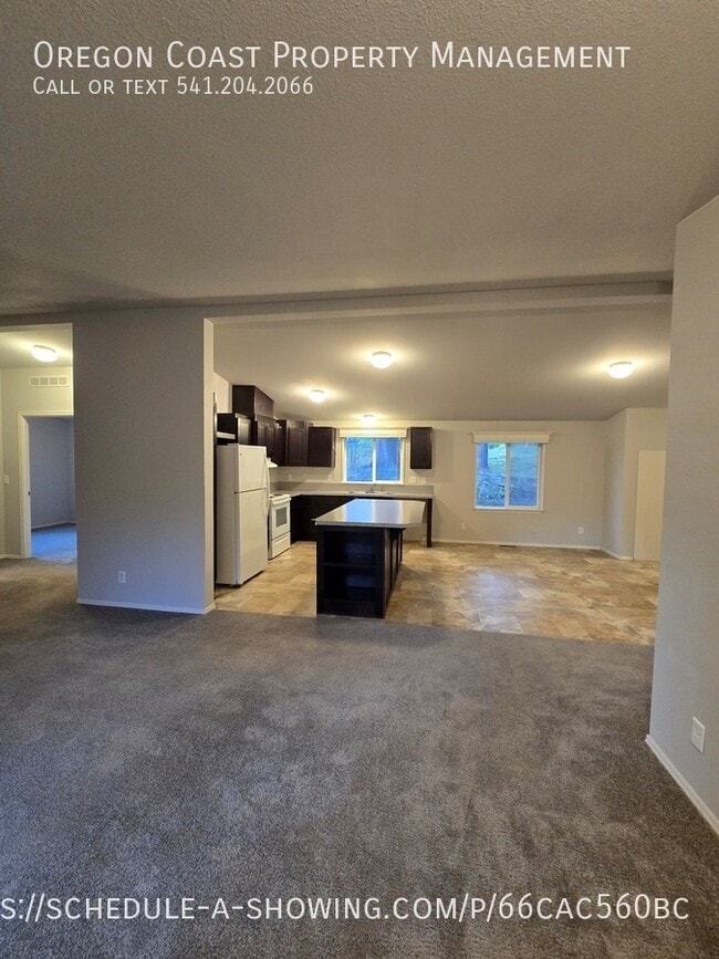 Building Photo - 15 N Hillside Dr