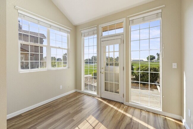 Building Photo - "Chic & Spacious 2-Bed, 2-Bath Condo with Granite Elegance in Littleton!"