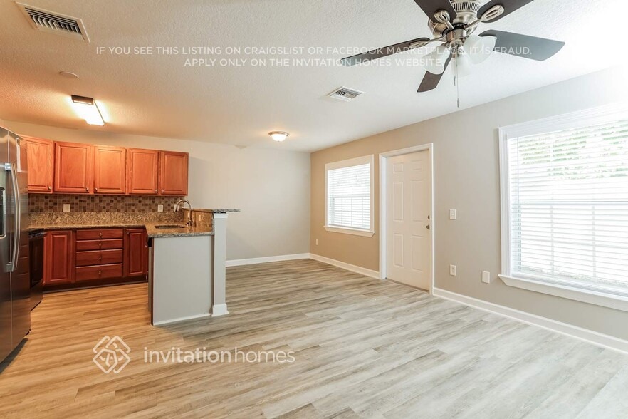 Building Photo - 151 Carol Susan Ln