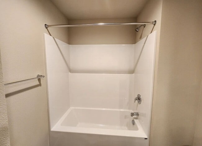 Building Photo - Must See Townhome Located in Ponderosa Ridge