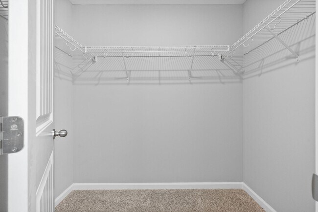 Building Photo - 2 Bedroom Condo For Rent Near Madison Street!